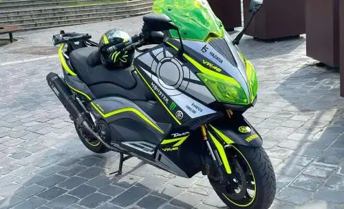 yamaha robogó egyedi dekor fólia matrica